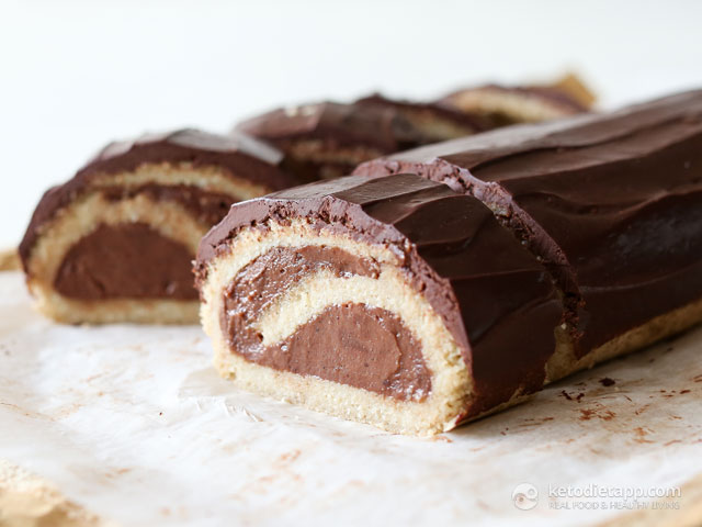 خرید و فروش رول کیک